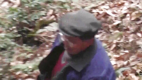 Курвата втора студентка Џана Диор се интимни со постариот полувујко